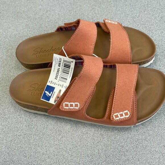 NEW Skechers Women's Size 7 Granola Sandal Luxe Foam Coral Slide - Picture 2 of 7